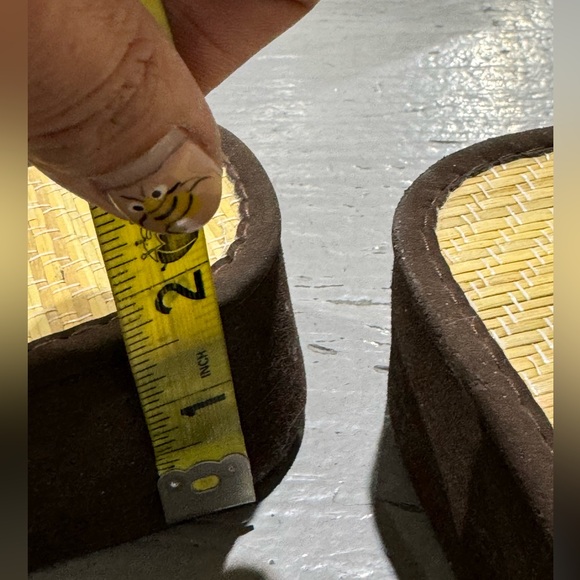 Brown wedge flip-flop sandals, Ladies' Size 9. They may have been worn once. - Picture 5 of 6